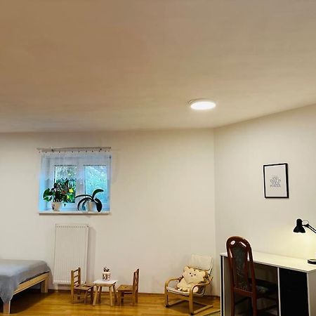 Family-Friendly Prague 5 Stay מראה חיצוני תמונה