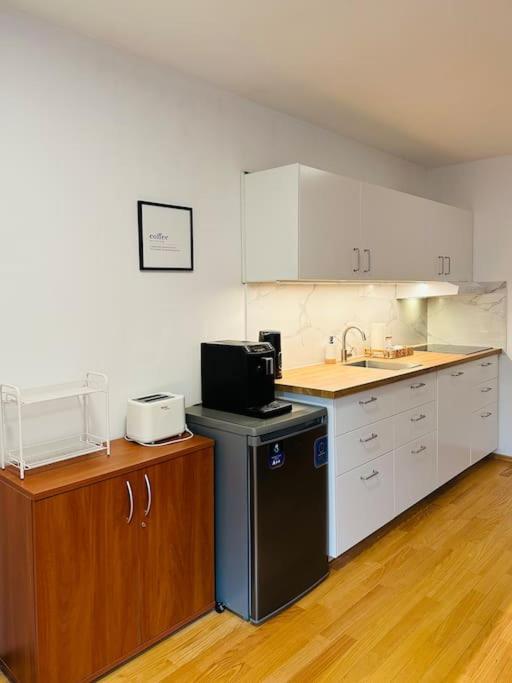 Family-Friendly Prague 5 Stay מראה חיצוני תמונה