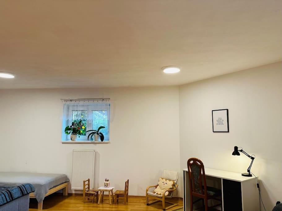 Family-Friendly Prague 5 Stay מראה חיצוני תמונה