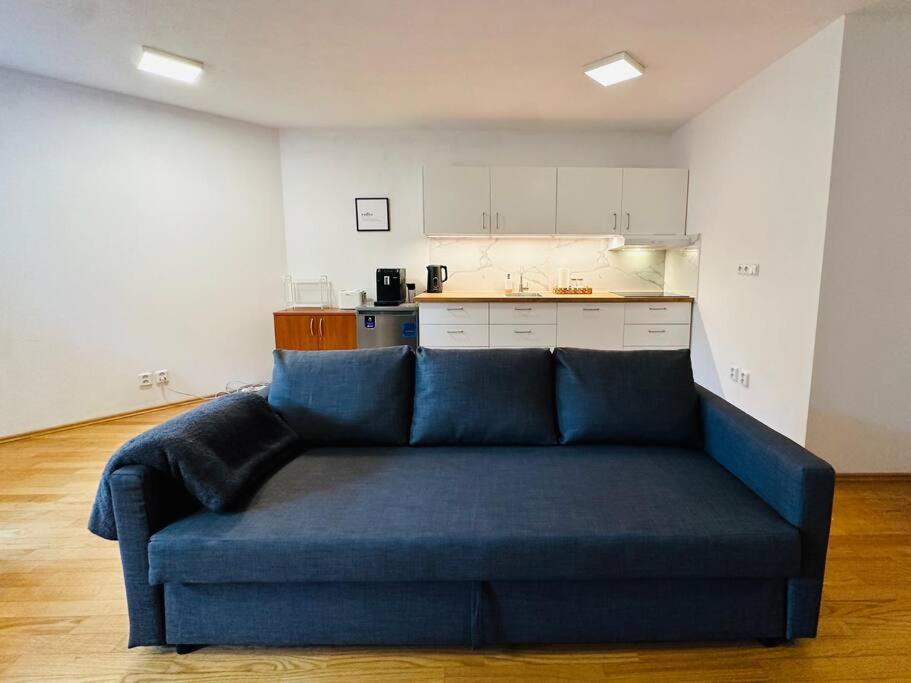 Family-Friendly Prague 5 Stay מראה חיצוני תמונה