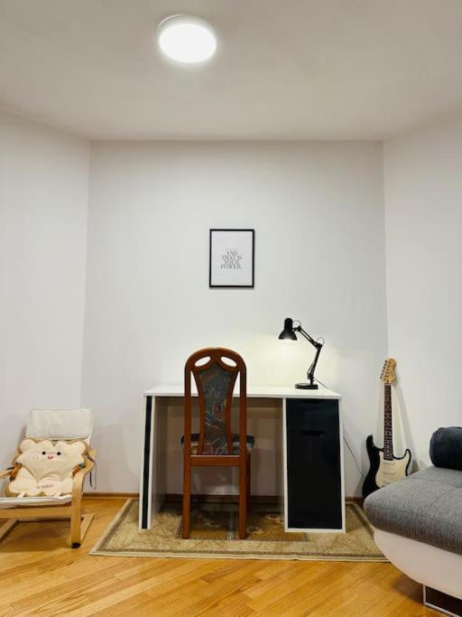 Family-Friendly Prague 5 Stay מראה חיצוני תמונה