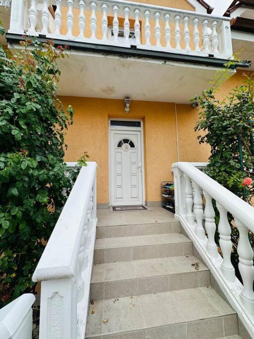 Family-Friendly Prague 5 Stay מראה חיצוני תמונה